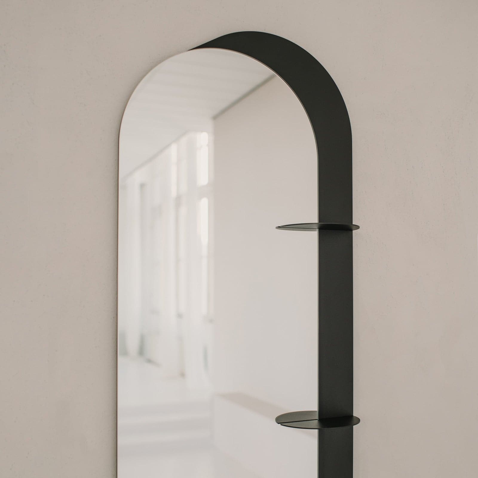 Afbeelding close-up plateau plankje Mirror °02 in Black / Zwart